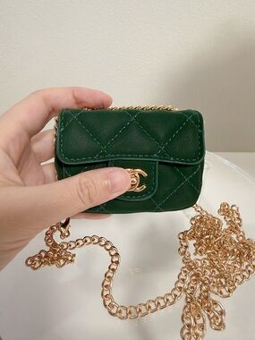 Green Quilted Mini Bag Charm • Velvet Feel Chain Keychain